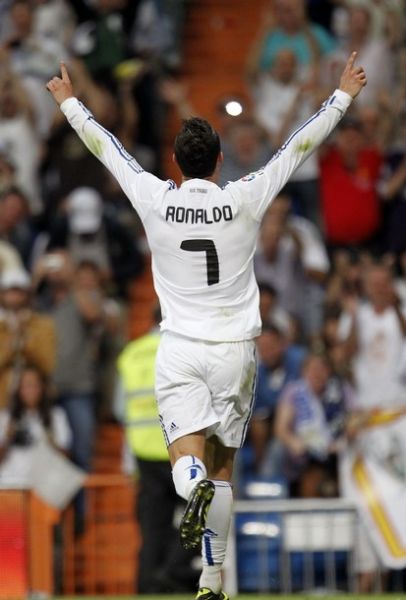 转会风向标:三镇变身恒大二队 沪上双雄官宣第五外援