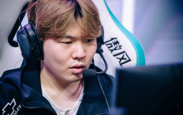 看起来比投 看起来比投